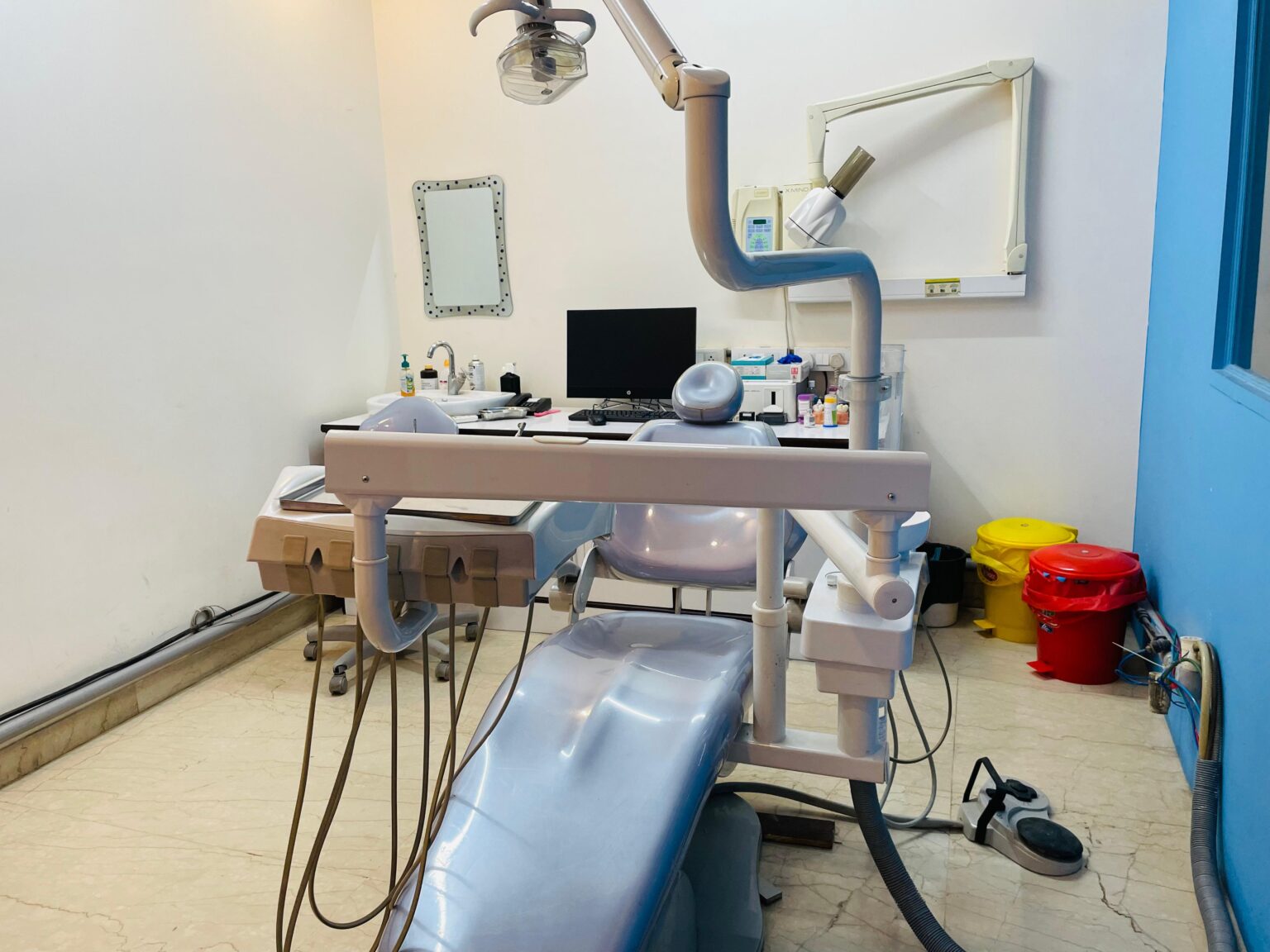 Teeth whitening equipment | Emanate Dental Clinic